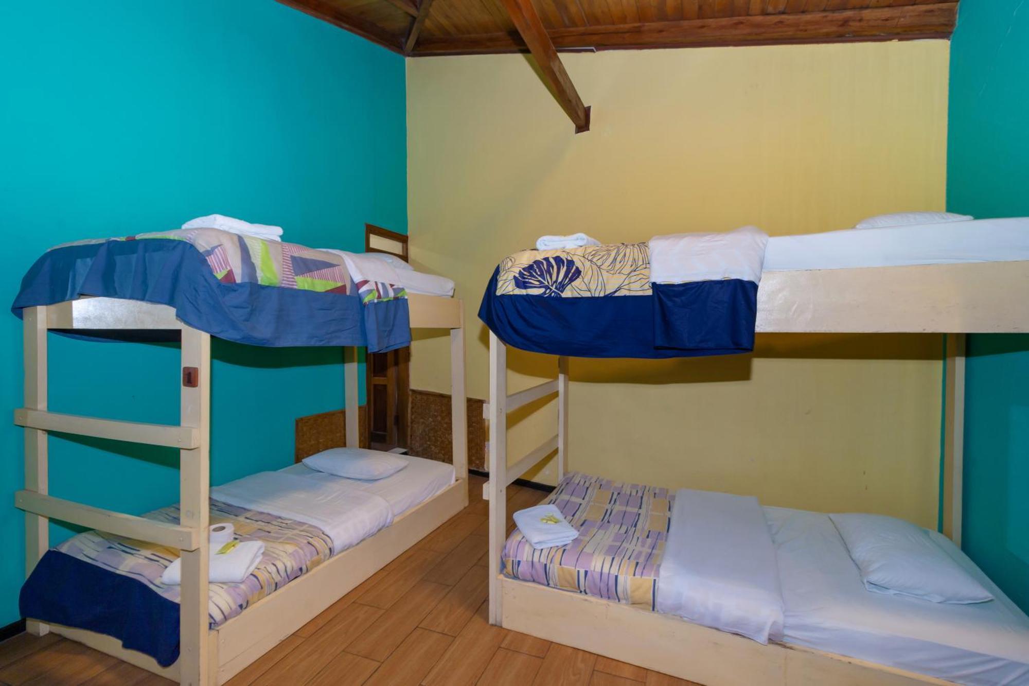 Santa Cruz Backpackers Hostal バーニョス エクステリア 写真