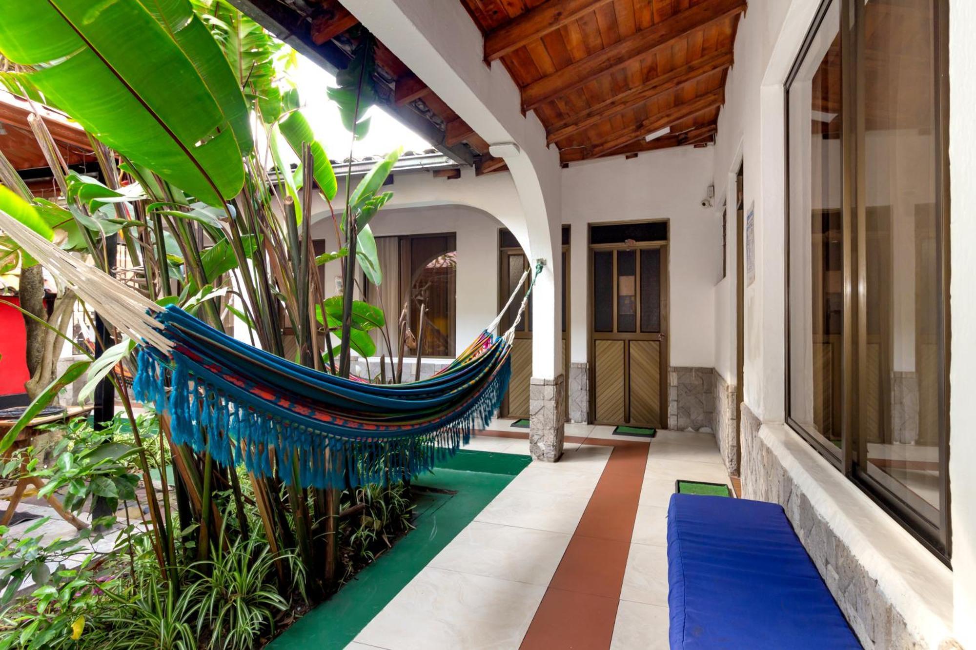Santa Cruz Backpackers Hostal バーニョス エクステリア 写真