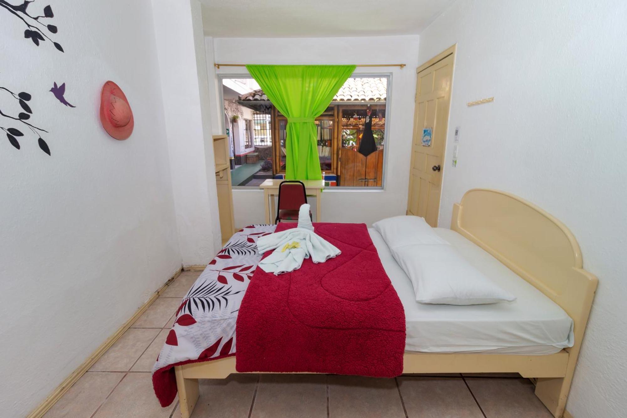 Santa Cruz Backpackers Hostal バーニョス エクステリア 写真